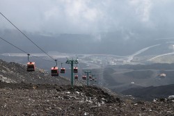 View of the cableway on Etna (photo R.Allaway - Flickr, Creative Commons)